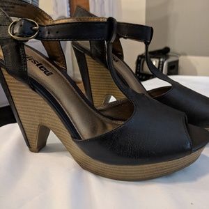 Unlisted Women's Shoes